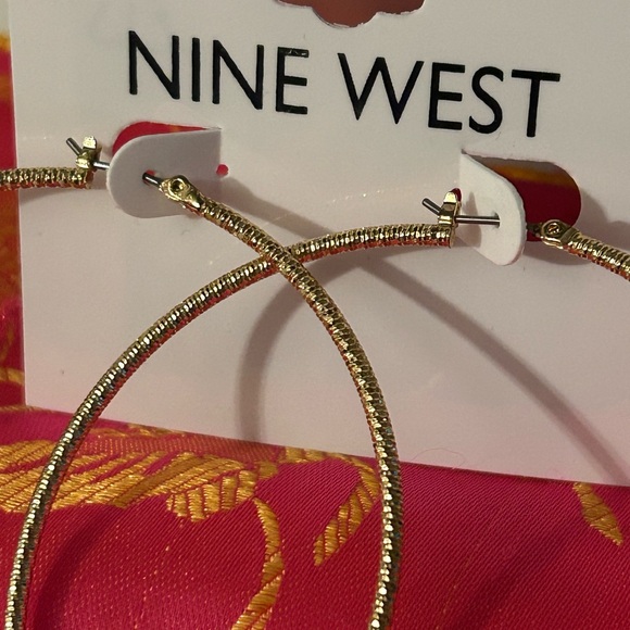 Nine West Gold Tone Large Hoop Earrings Sparkly Glam Diamond Cut Holiday - Picture 6 of 11